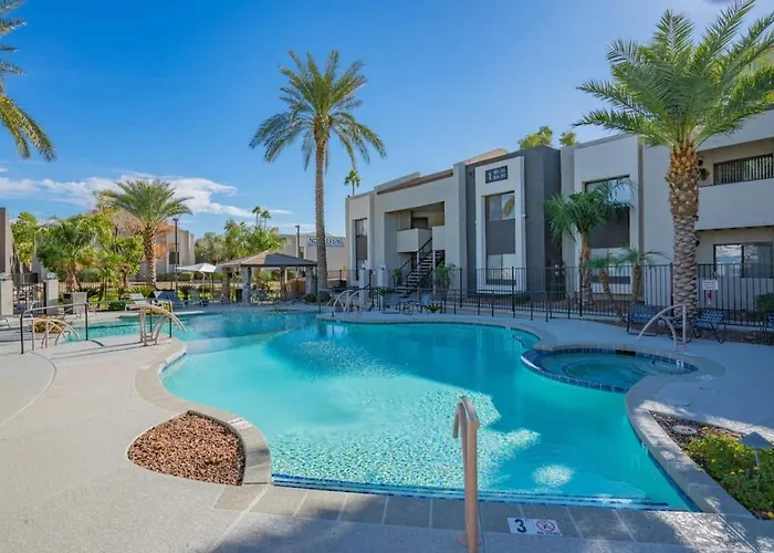 Cozy 2bd - Parking, Gym, Pool - Sleeps 8 - 5 Min Casino Apartment *