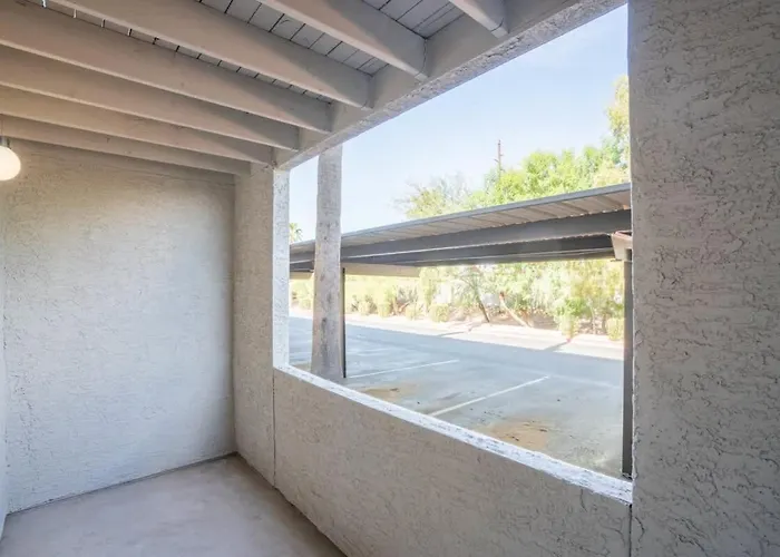 Cozy 2bd - Parking, Gym, Pool - Sleeps 8 - 5 Min Casino Scottsdale