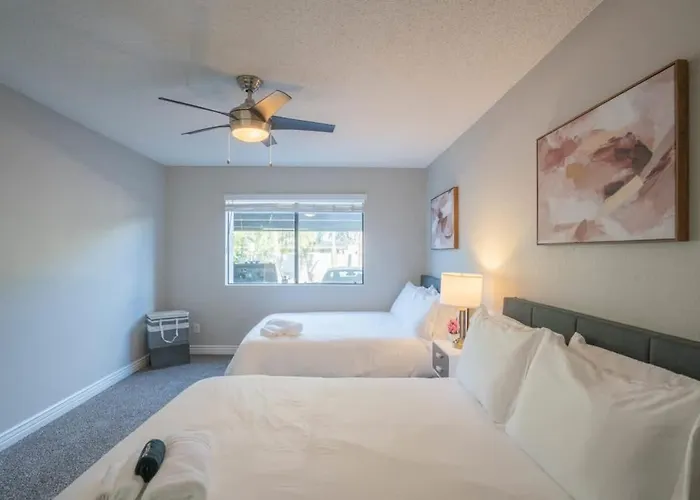 Apartment Cozy 2bd - Parking, Gym, Pool - Sleeps 8 - 5 Min Casino Scottsdale