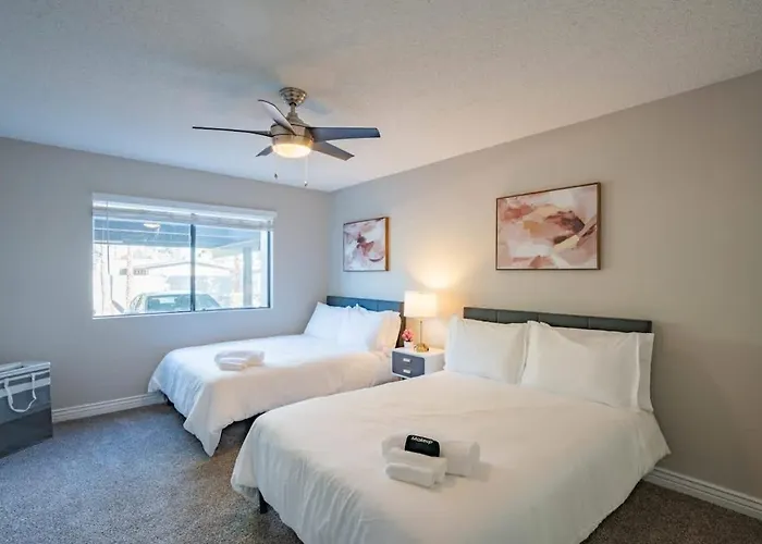 Cozy 2bd - Parking, Gym, Pool - Sleeps 8 - 5 Min Casino Apartment Scottsdale